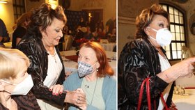 Zděšená Jiřina Bohdalová (90) na tiskovce ČT: Bez roušky líbala tři »sudičky« v respirátorech