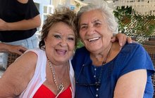 ŠŤASTNÉ DEVADESÁTKY! Bohdalová (90) s kamarádkou na Krétě