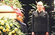 Havlová stála na pohřbu ve vinohradském divadle čestnou stráž u rakve s Jiráskovou.