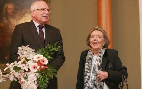 Paní Jiřina se prý s Václavem Klausem nikdy nenudí. 