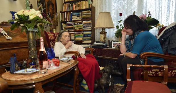 Poslední rozhovor poskytla Jiřina Jirásková redaktorce Blesku. Ve svém pražském bytě.