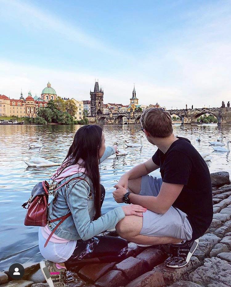 Blogerka a manželka Jirky Krále je zvyklá na značkové kabelky