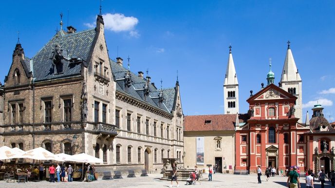 Prezident Zeman a pražský arcibiskup Dominik Duka podepíší memorandum o převedení Jiřského kláštera a Nového probošství církvi