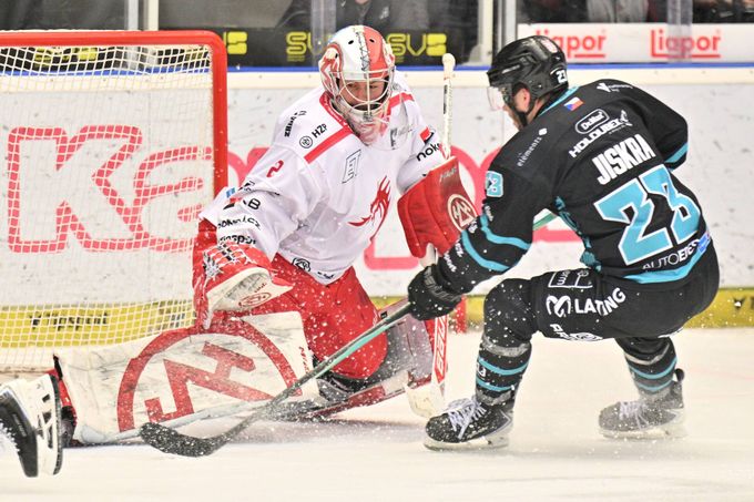 ONLINE: Karlovy Vary - Třinec. Startuje nový ročník extraligy! Kdo ovládne úvodní duel? ONLINE: Karlovy Vary - Třinec. Startuje nový ročník extraligy! Kdo ovládne úvodní duel?