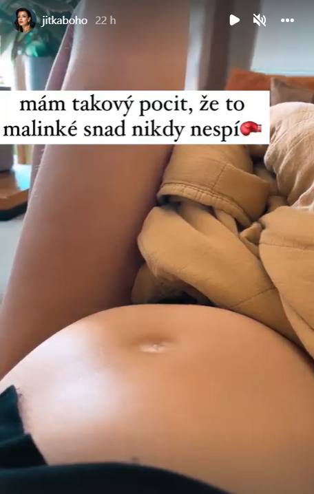 Jitka Boho ukázala bříško