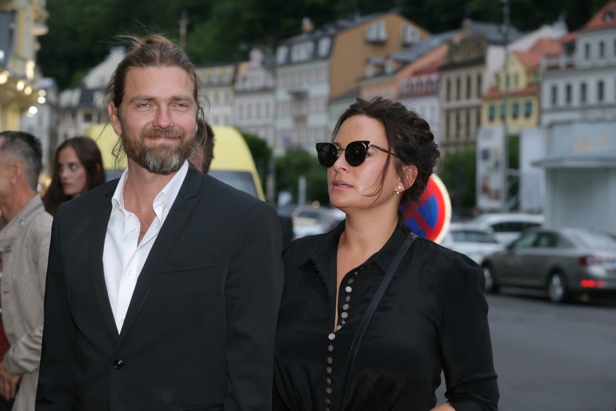 Jitka Čvančarová a Petr Čadek ve Varech v roce 2017