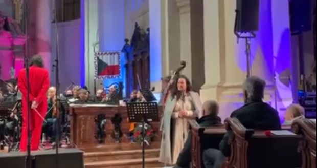 Jitka Čvančarová jen těžko nacházela slova v kostele na vánočním koncertě, který se odehrál jen kousek od místa střelby na filozofické fakultě.