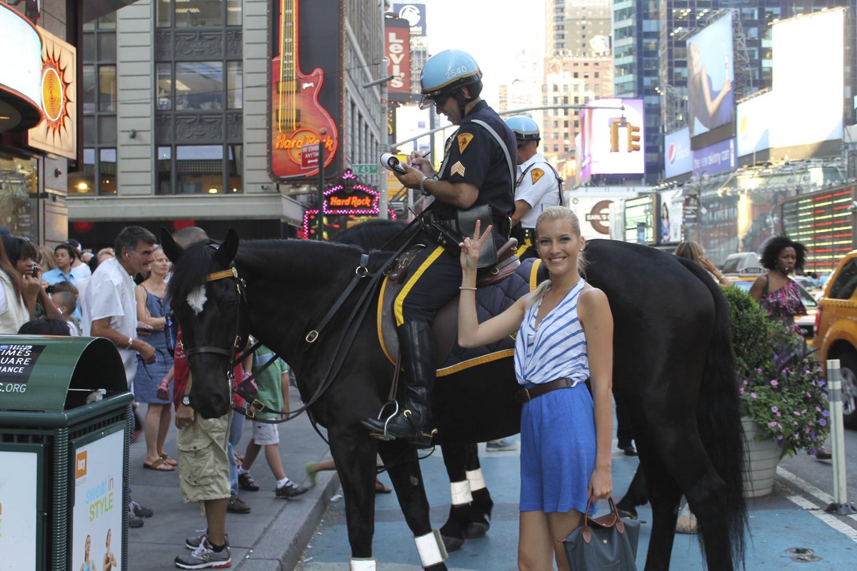 2012 - Nováčková odjela na soustředění do New York City v USA, kde reprezentovala Česko na Miss Universe.