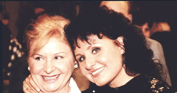 Jitka Zelenková s maminkou, která vůči ní byla velmi kritická. Zemřela v roce 2012.