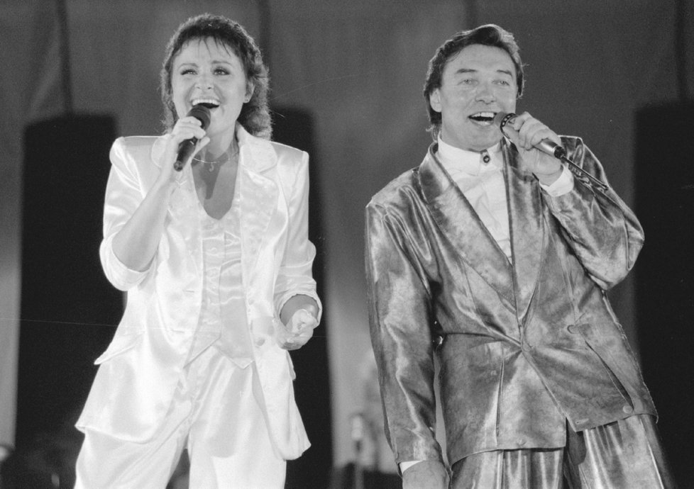 1990 - Jitka Zelenková a Karel Gott