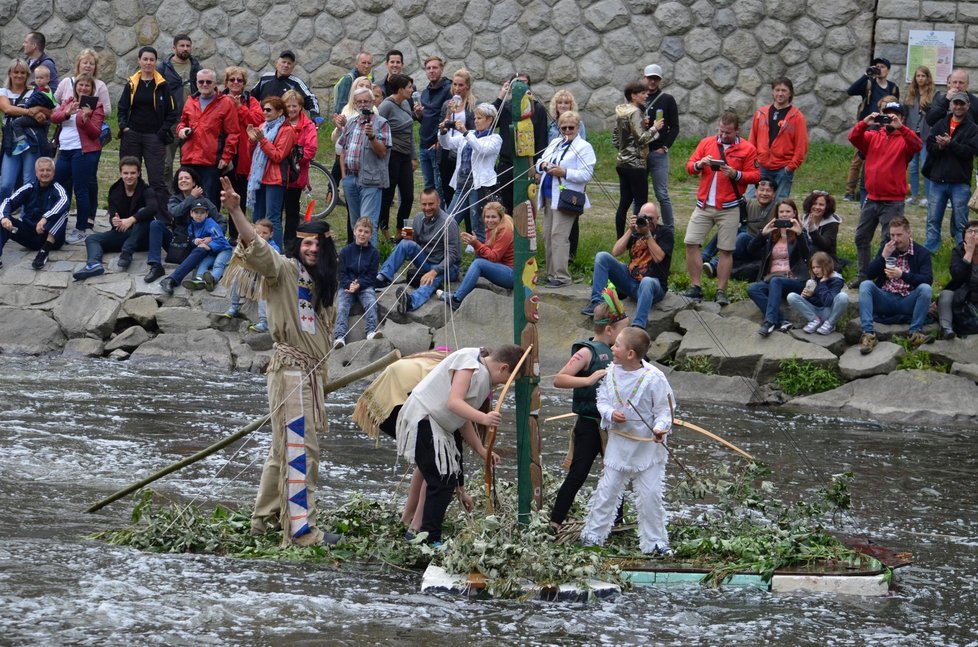 Vinnetou Martin a jeho dětská indiánská posádka.