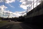 Řidič v Plzni natočil jízdu v protisměru po magistrále.