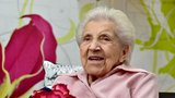 Jaroslava oslavila 105. narozeniny a vtipkuje: Přeji si umřít, ale je ještě dost času 
