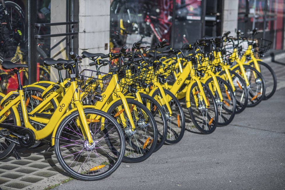 Nový bikesharing v Praze nabízí zajímavou alternativu.