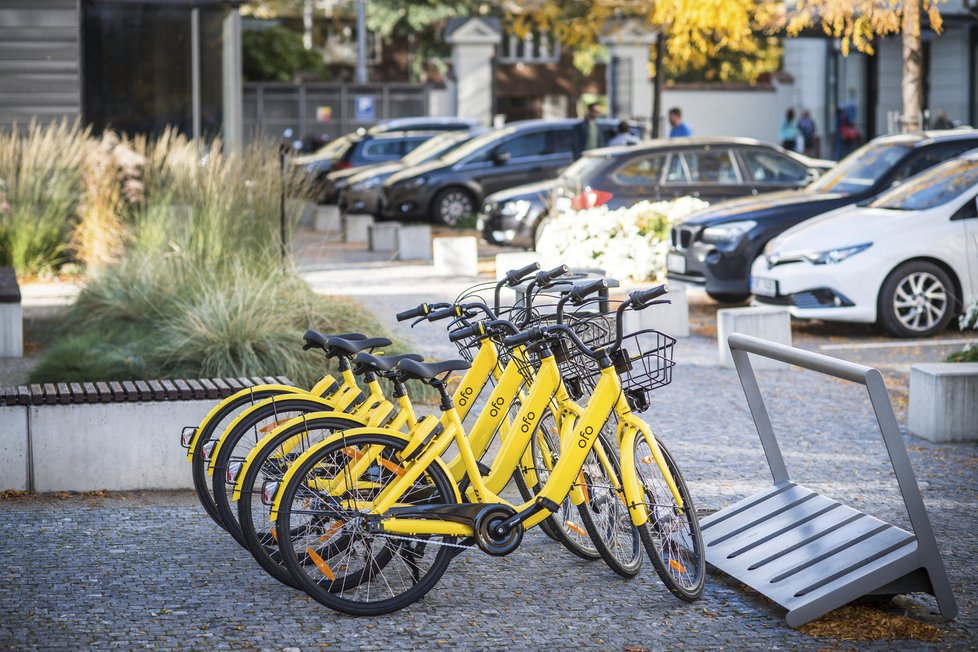 Nový bikesharing v Praze nabízí zajímavou alternativu.