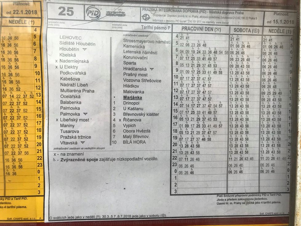 Dopravní podnik během víkendu vyvěsil chybné jízdní řády – nepočítají s uzavřením Libeňského mostu.