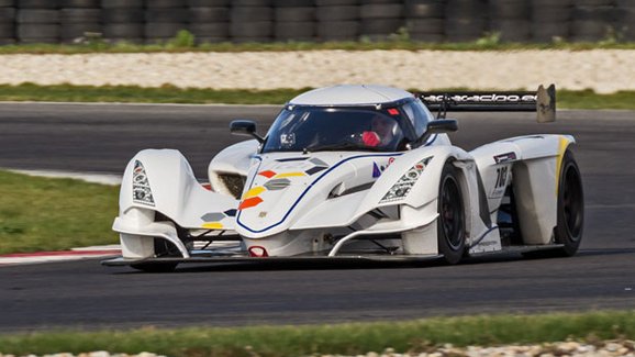 TEST Praga R1: Pilotem snadno a rychle