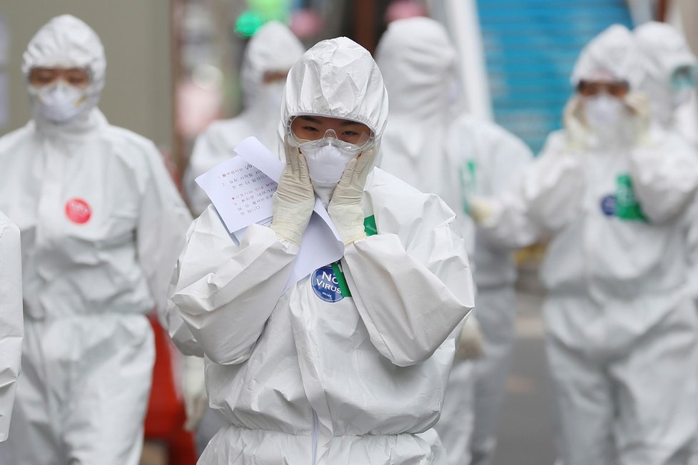 Jižní Korea zvládla situaci s koronavirem na vlastním území zejména díky početnému testování