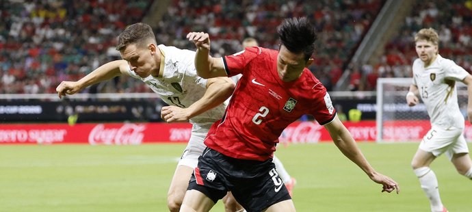 Před pár týdny, když Jihokorejci hráli proti Česku, ještě nikdo nevěděl, jaký skandál brzy vyplave napovrch.