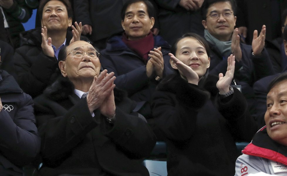 Sestra severokorejského diktátora Kim Jo-čong a Kim Jong-nam na hokejovém utkání ZOH 2018