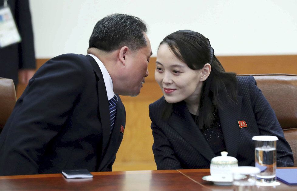 Sestra severokorejského vůdce Kim Jo-čong na jednání s jihokorejským prezidentem.