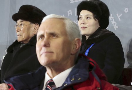 Sestra severokorejského vůdce Kim Jo-čong na zahajovacím ceremoniálu. Kousek od ní seděl i americký viceprezident Mike Pence.