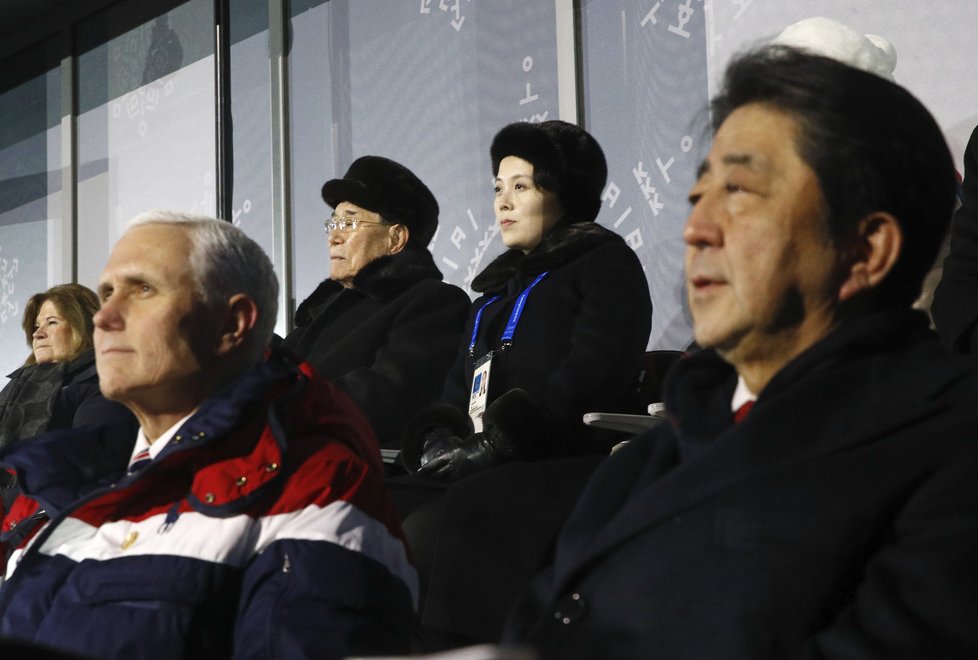 Sestra severokorejského vůdce Kim Jo-čong seděla na zahajovacím ceremoniálu blízko amerického viceprezidenta Mikea Pence.
