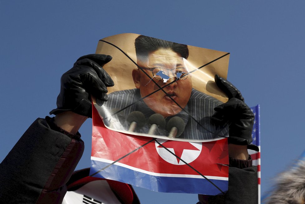 Demonstrace proti přítomnosti severokorejské delegace na ZOH.