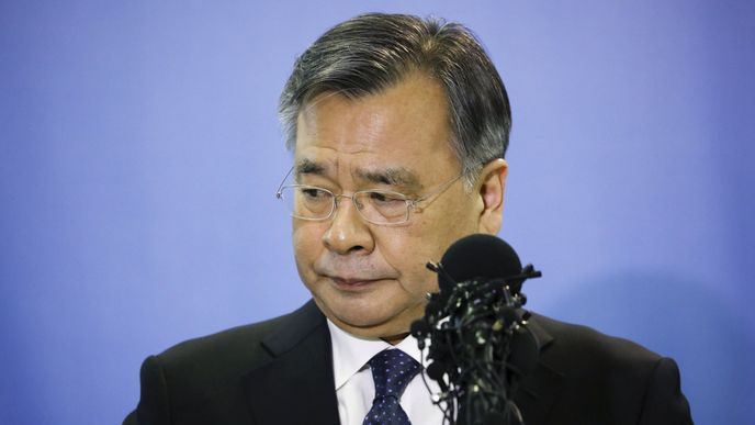 Úřad zvláštního prokurátora, který vyšetřuje korupční skandál, kvůli němuž byla Pak Kun-hje dočasně odvolána z úřadu, oznamuje výsledky vyšetřování na tiskového konferenci