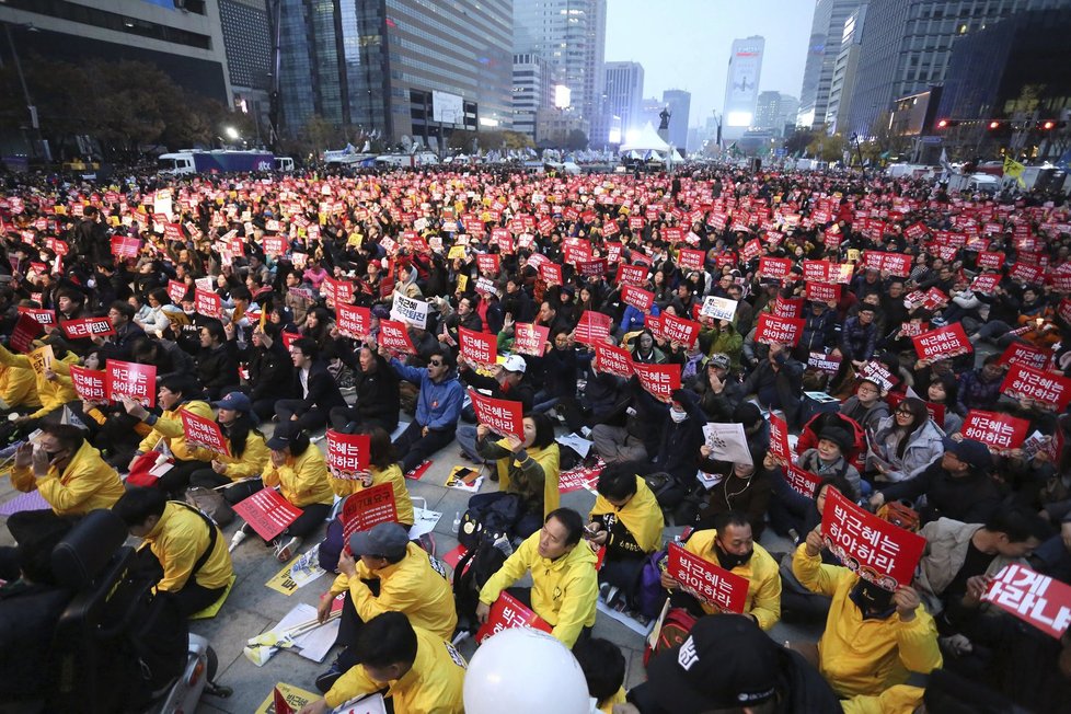 Demonstranti požadují rezignaci jihokorejské prezidentky.