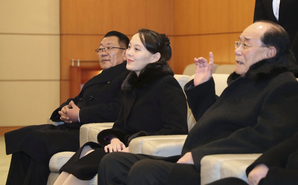 Do Jižní Koreje přiletěla sestra severokorejského diktátora Kim Čong-una. Kim Jo-čong se zúčastní slavnostního zahájení zimních olympijských her.