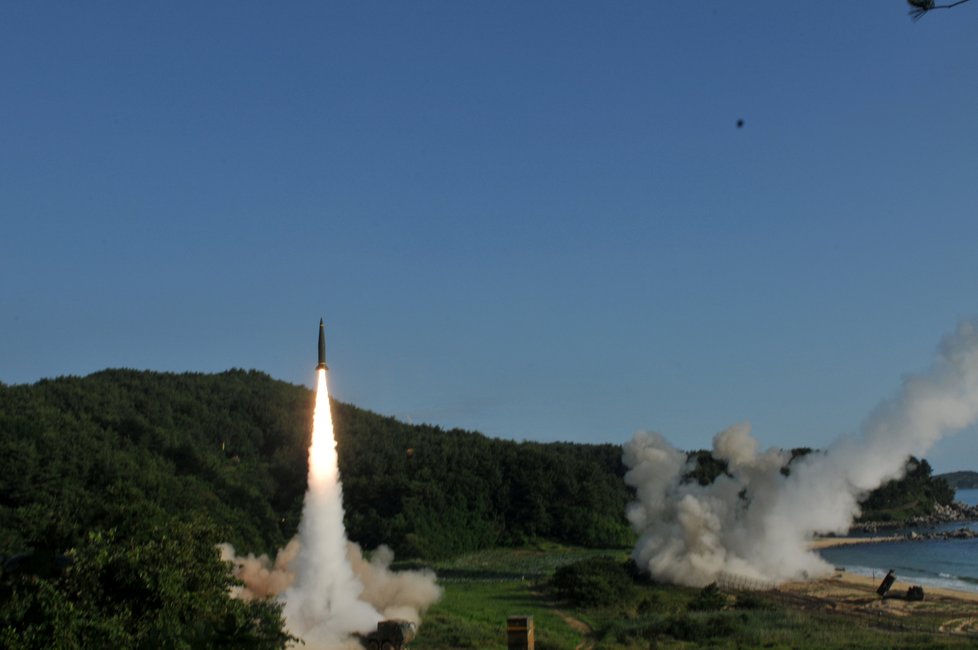 Jižní Korea odpálila rakety v reakci na testování raket KLDR