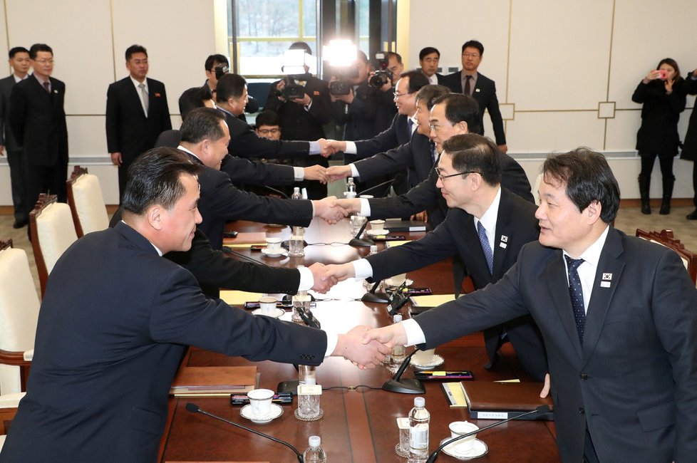 Setkali se zástupci Korejí, KLDR chce vyslat delegaci na ZOH.