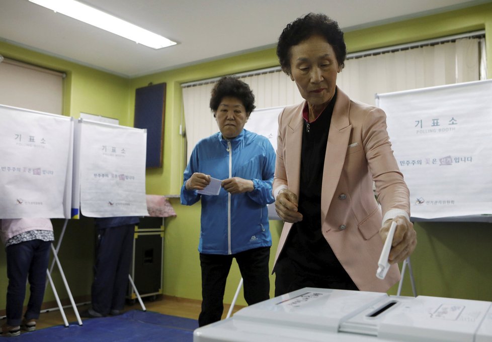 V Jižní Koreji se konají předčasné prezidentské volby.