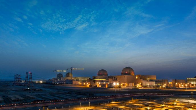 Korejci mají zkušenost se stavbou čtyř bloků „první arabské jaderné elektrárny“ ve Spojených arabských emirátech