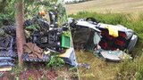 Jižní Morava: 14 zraněných za den. Muž zavalený pod traktorem, auto s třemi lidmi na střeše v potoce