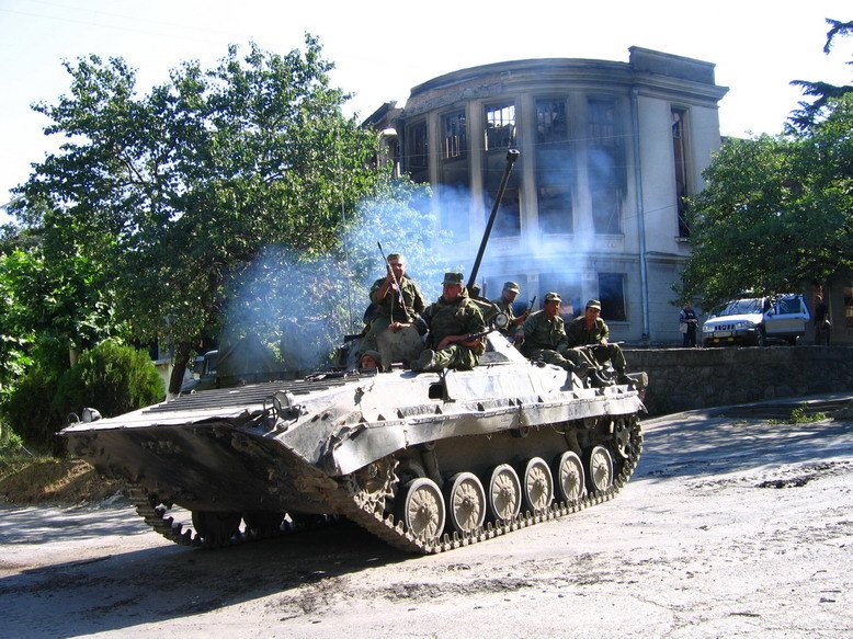 Ruské BMP-2 v Jižní Osetii za války s Gruzií, léto 2008