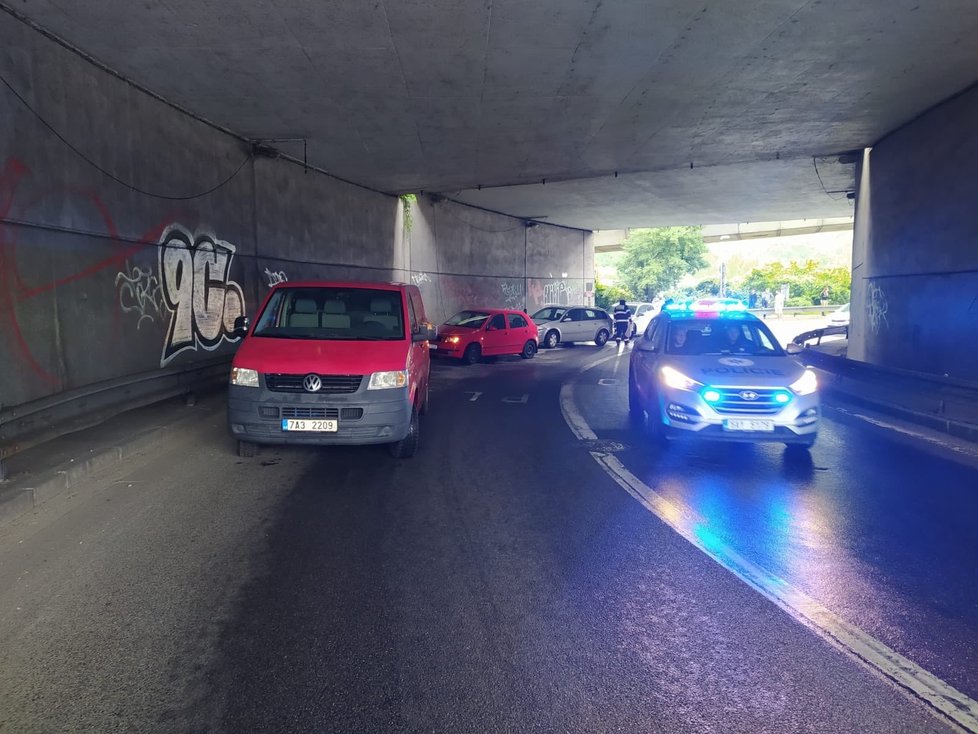 11. července 2020: Na křížení ulic 5. května a Jižní spojky došlo k několika dopravním nehodám. Na vině je velká mastná olejová skrvna na vozovce.