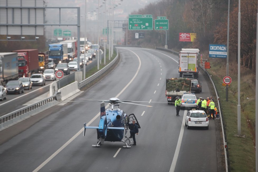 Muže na Jižní spojce srazilo auto.