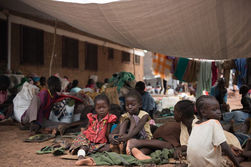 Uprchlíci v Jižním Súdánu, zemi, kde kvůli občanské válce uprchlo ze svých domovů přes milion lidí.