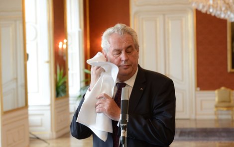 Miloš Zeman potřebuje péči...