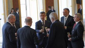 Prezident Zeman 24. května odvolal z postu ministra financí a místopředsedy vlády šéfa ANO Andreje Babiše. Na jeho místo nastoupil Ivan Pilný, předseda hospodářského výboru Sněmovny.