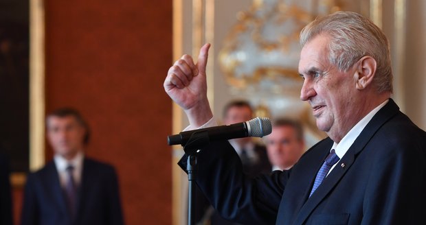 Zeman poslal předvolební vzkaz politikům: Vládu sestaví vítěz. A nehádejte se