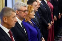 Vyhazovy na úřadech: Bez "skalpů" jen Zůna, Tejc a Plaga. Kdo jsou největší čističi ve vládě?