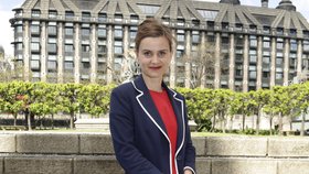 Britská poslankyně Jo Coxová, odpůrkyně brexitu a zastánkyně uprchlíků, byla zavražděna v Birstallu.