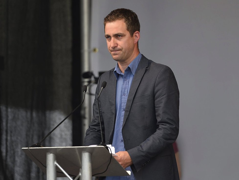 Její manžel Brendan Cox označil její vraždu za akt teroru a politický čin.