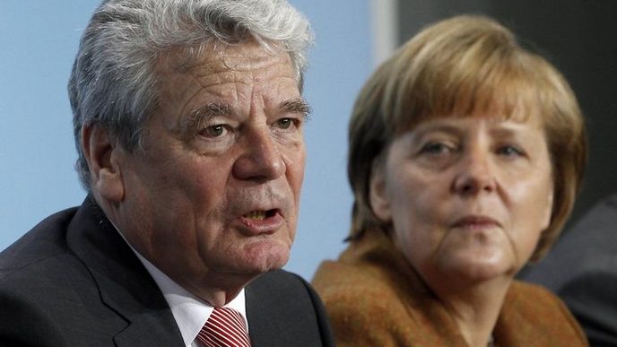 Joachim Gauck a Angela Merkelová