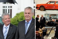 Zeman s Gauckem ve Škodovce: Vyzkoušel i velký vůz pro velké muže