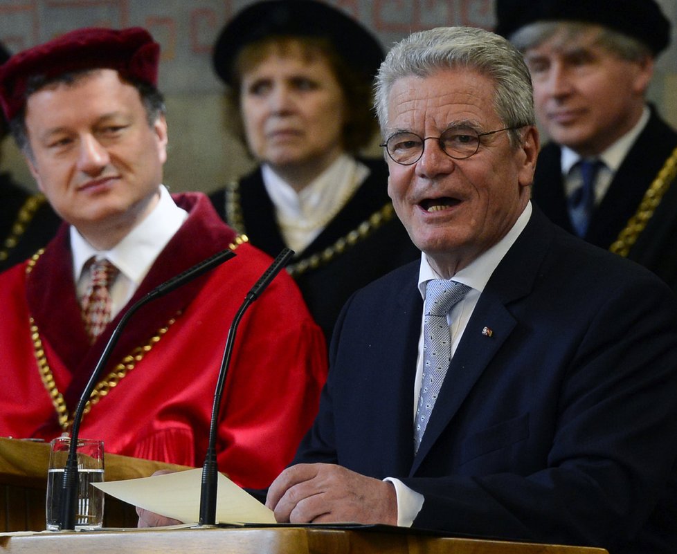 Joachim Gauck při svém proslovu na půdě Univerzity Karlovy zavzpomínal i na Václava Havla