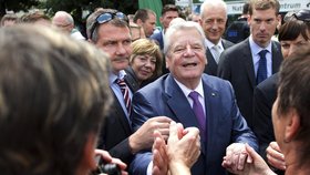 Gauckovi ve východoněmeckém Sebnitzu nadávali do zrádce.